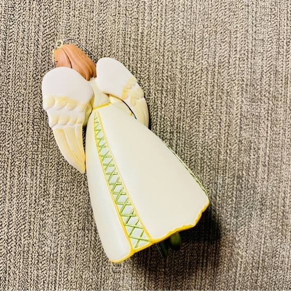 2011 Hallmark Keepsake Christmas Tree Ornament Ireland Angels Around the World - Picture 7 of 7